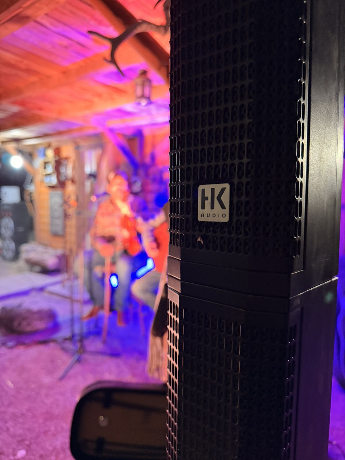 Line array HK Audio en evento